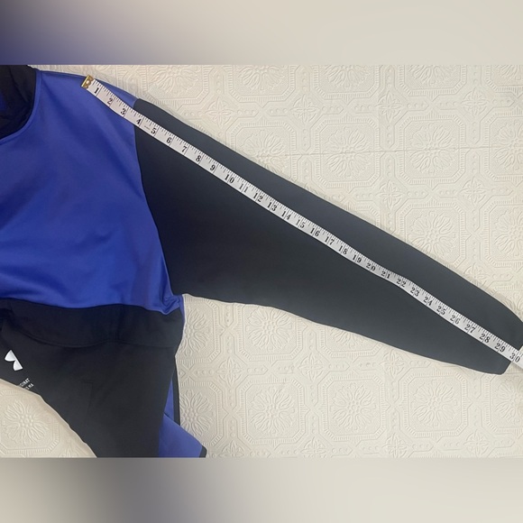 Under Armour Blue and Black Sweatshirt - Picture 14 of 14